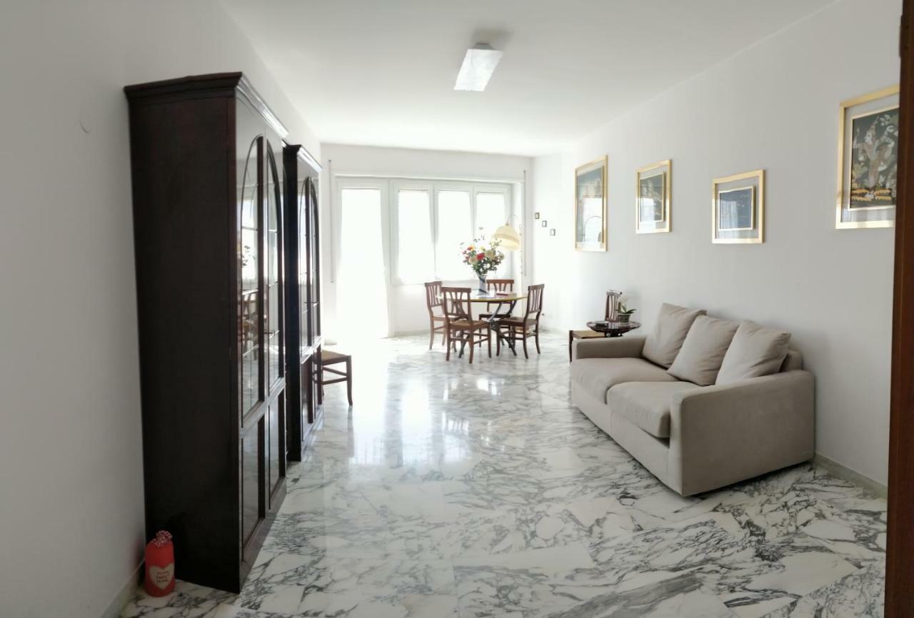 La Casetta Di Nonna Anna - 120 Mq Bright Apartment In Rome Downtown Kültér fotó